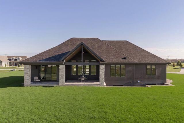 N67W34857 Ireland DRIVE, Oconomowoc, WI 53066