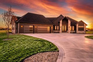 N67W34857 Ireland DRIVE, Oconomowoc, WI 53066