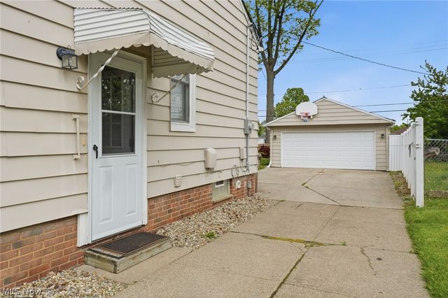 9210 Fernhill Avenue, Parma, OH 44129