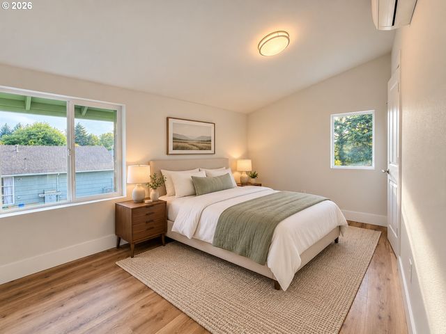 16317 Se SALMON St B, Portland, OR 97233