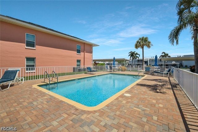 4550 SE 5th PL 202, Cape Coral, FL 33904