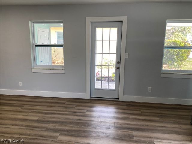 1751 Smugglers CV B, Naples, FL 34112