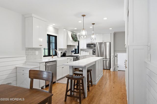 25 Crane Court, Middletown, NJ 07748