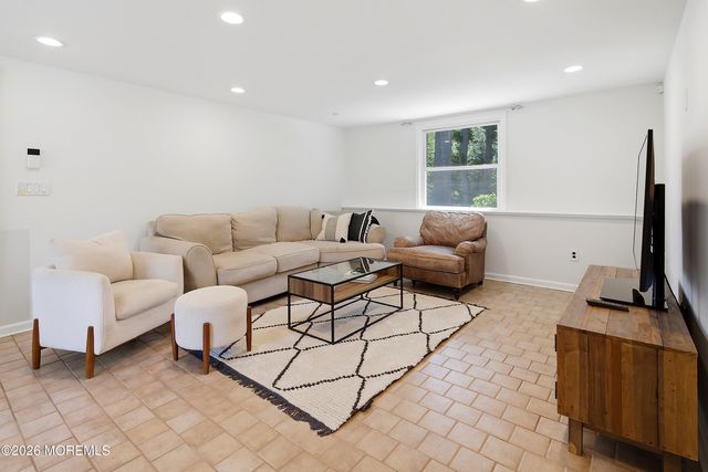 25 Crane Court, Middletown, NJ 07748