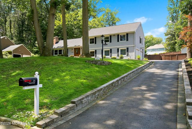 25 Crane Court, Middletown, NJ 07748