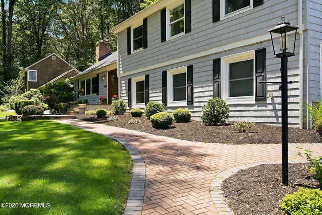 25 Crane Court, Middletown, NJ 07748
