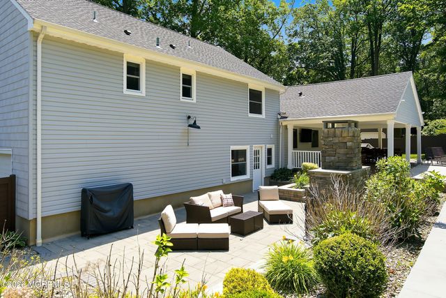 25 Crane Court, Middletown, NJ 07748