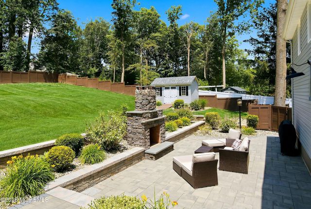 25 Crane Court, Middletown, NJ 07748