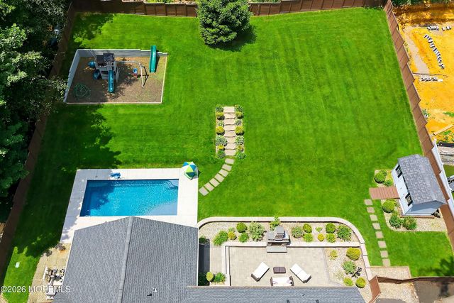 25 Crane Court, Middletown, NJ 07748