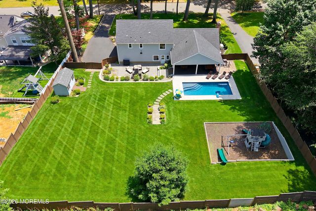 25 Crane Court, Middletown, NJ 07748