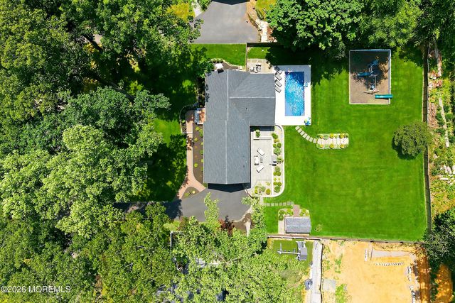25 Crane Court, Middletown, NJ 07748
