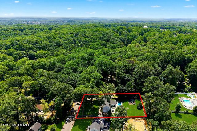 25 Crane Court, Middletown, NJ 07748