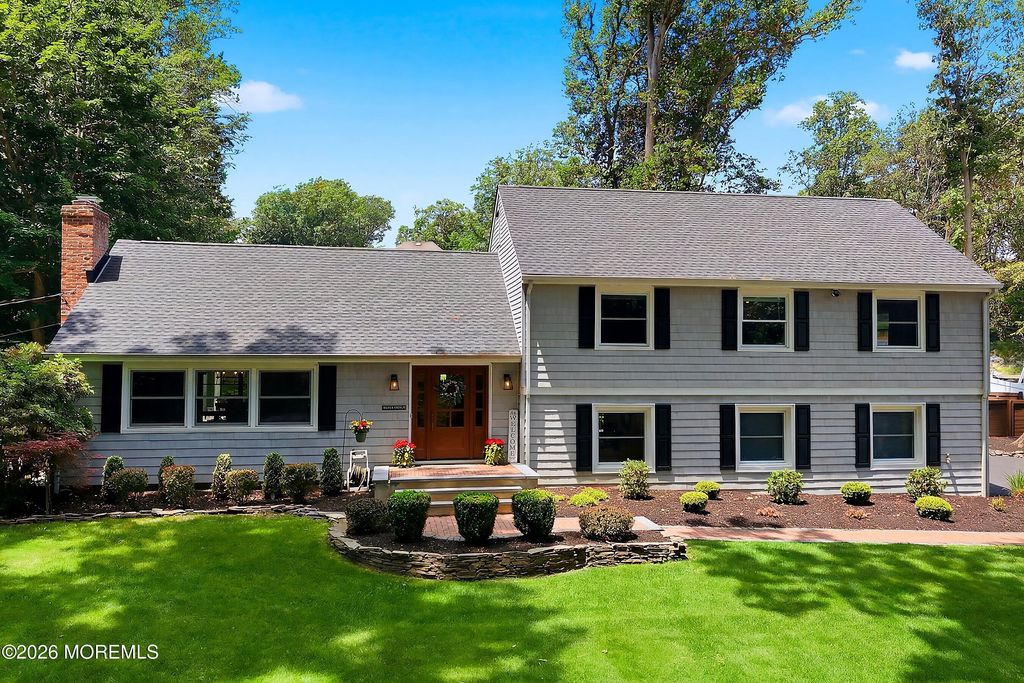 25 Crane Court, Middletown, NJ 07748
