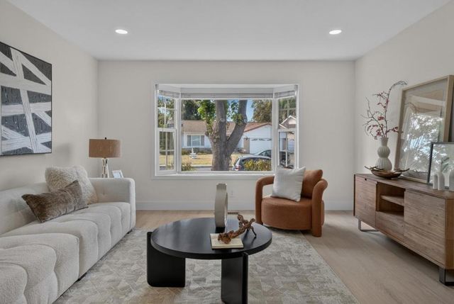2589 Royal Ann Court, Union City, CA 94587