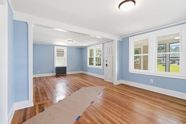 128 Wilber St, Springfield, MA 01104