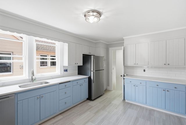 128 Wilber St, Springfield, MA 01104
