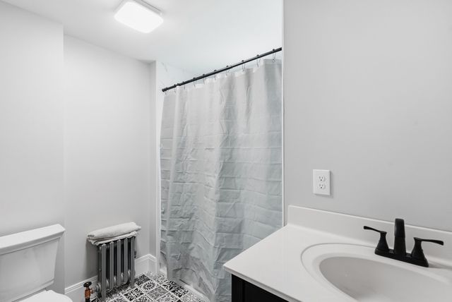 128 Wilber St, Springfield, MA 01104