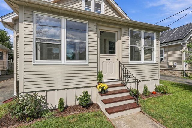 128 Wilber St, Springfield, MA 01104