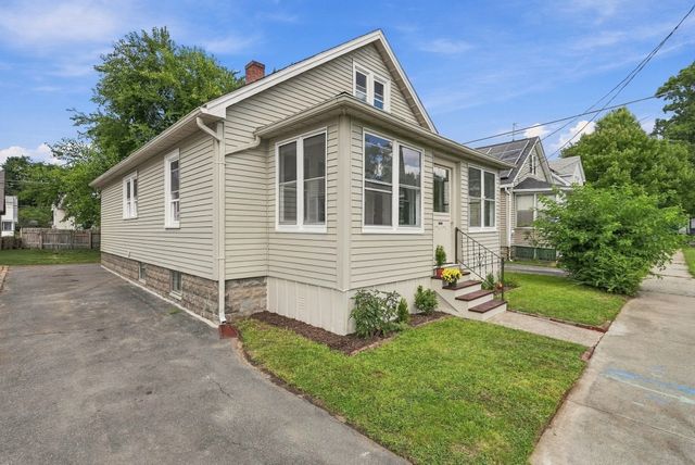 128 Wilber St, Springfield, MA 01104