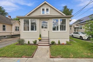 128 Wilber St, Springfield, MA 01104
