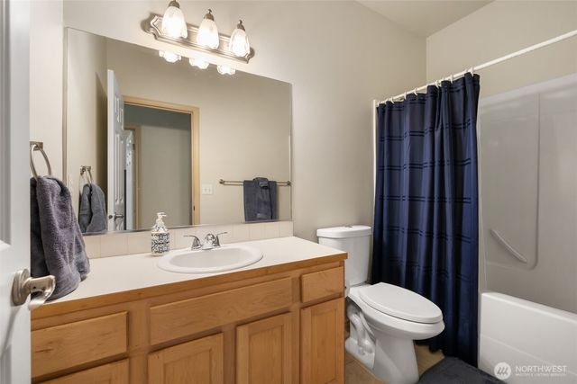 5056 SW Lake Helena Road, Port Orchard, WA 98367