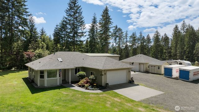 5056 SW Lake Helena Road, Port Orchard, WA 98367