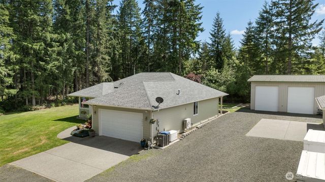 5056 SW Lake Helena Road, Port Orchard, WA 98367