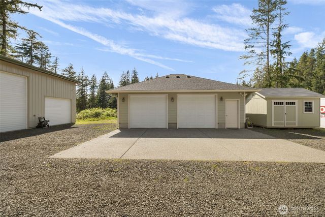 5056 SW Lake Helena Road, Port Orchard, WA 98367