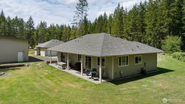 5056 SW Lake Helena Road, Port Orchard, WA 98367