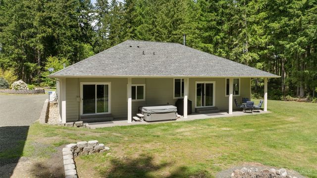 5056 SW Lake Helena Road, Port Orchard, WA 98367