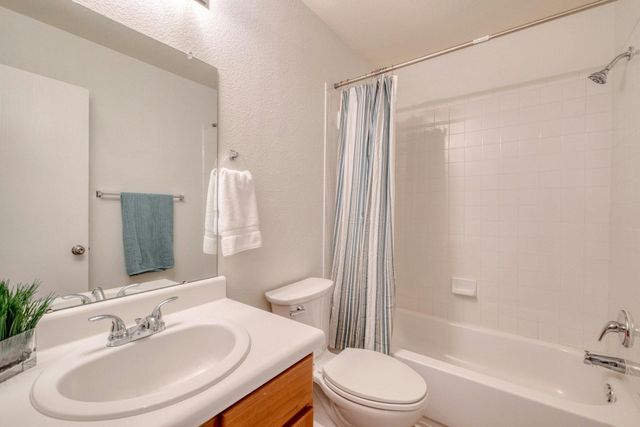 104 Pinnacle DR, Georgetown, TX 78626