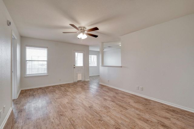 104 Pinnacle DR, Georgetown, TX 78626