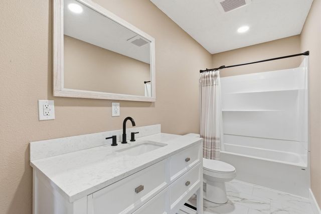 721 Lone Hickory Road, Ozark, MO 65721