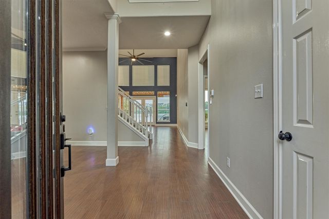 373 Bayshore Drive, Montgomery, TX 77356