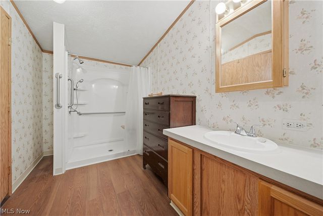 83 Helen Street, Barberton, OH 44203