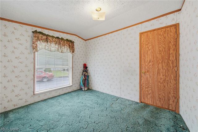 83 Helen Street, Barberton, OH 44203