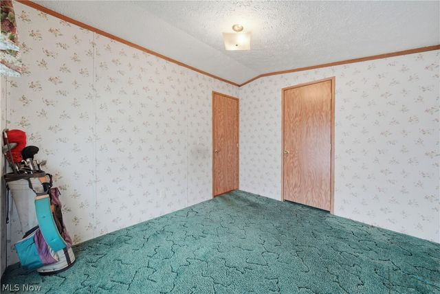 83 Helen Street, Barberton, OH 44203