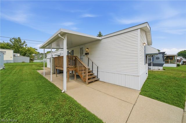 83 Helen Street, Barberton, OH 44203