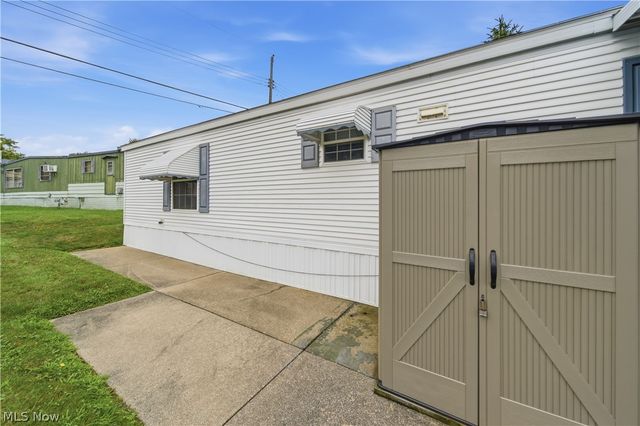 83 Helen Street, Barberton, OH 44203