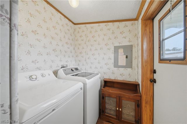 83 Helen Street, Barberton, OH 44203
