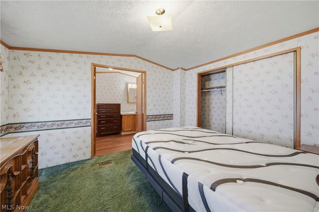 83 Helen Street, Barberton, OH 44203