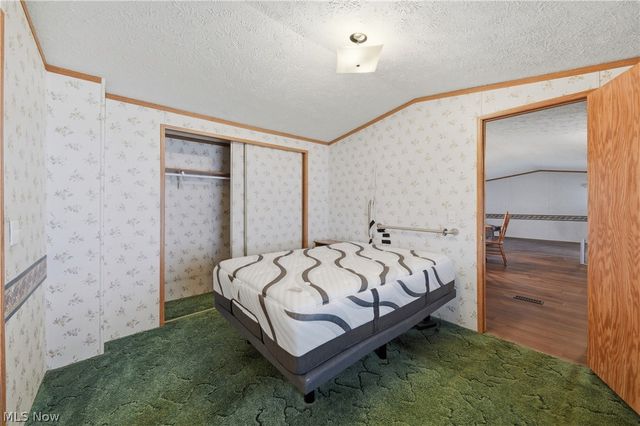 83 Helen Street, Barberton, OH 44203
