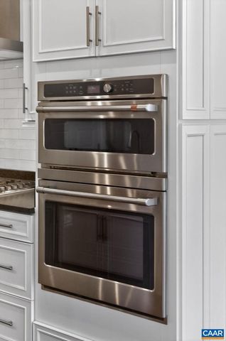 542 DRUMIN RD, Keswick, VA 22947