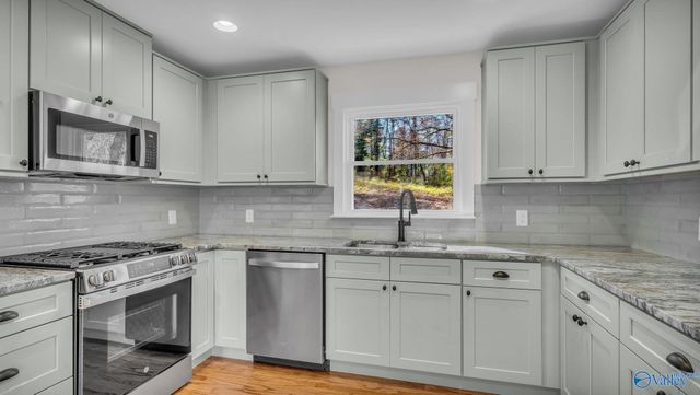 212 Nottingham Drive, Gadsden, AL 35904