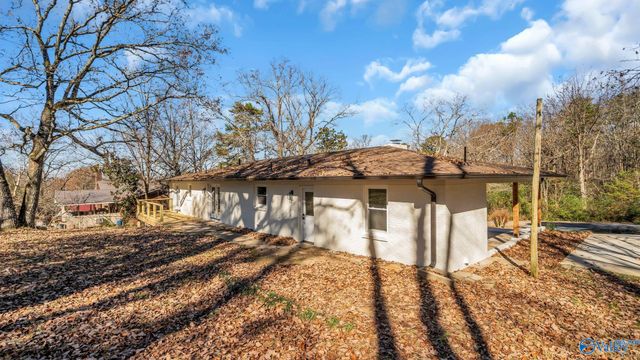 212 Nottingham Drive, Gadsden, AL 35904