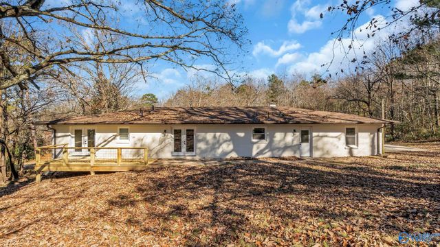 212 Nottingham Drive, Gadsden, AL 35904