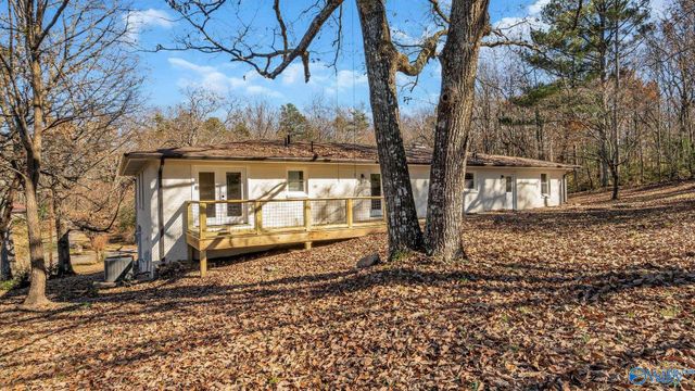 212 Nottingham Drive, Gadsden, AL 35904