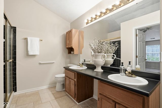 9652 Pine Ridge East Drive, Fishers, IN 46038