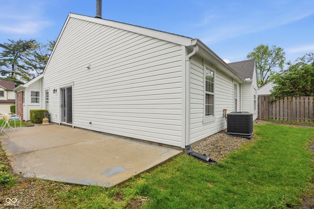 9652 Pine Ridge East Drive, Fishers, IN 46038