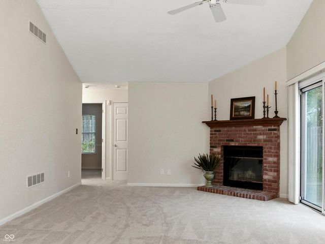 9652 Pine Ridge East Drive, Fishers, IN 46038